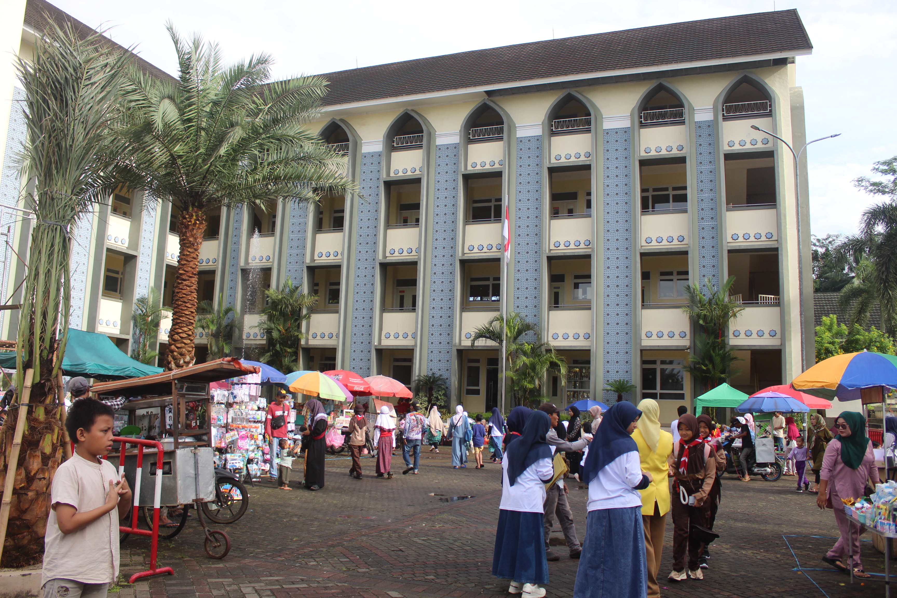 Bazar Meriahkan Open House DynamICMA, Dorong Kreativitas dan Kemandirian Warga Sekolah